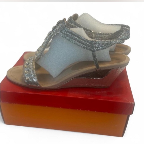 NY Transit Embellished Metallic Wedge Heel Dress Sandal Sz 10 - Picture 2 of 7